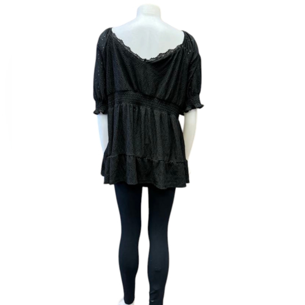 Torrid Eyelet Shirt EUC Black Short Sleeve Size 3 - Picture 4 of 9
